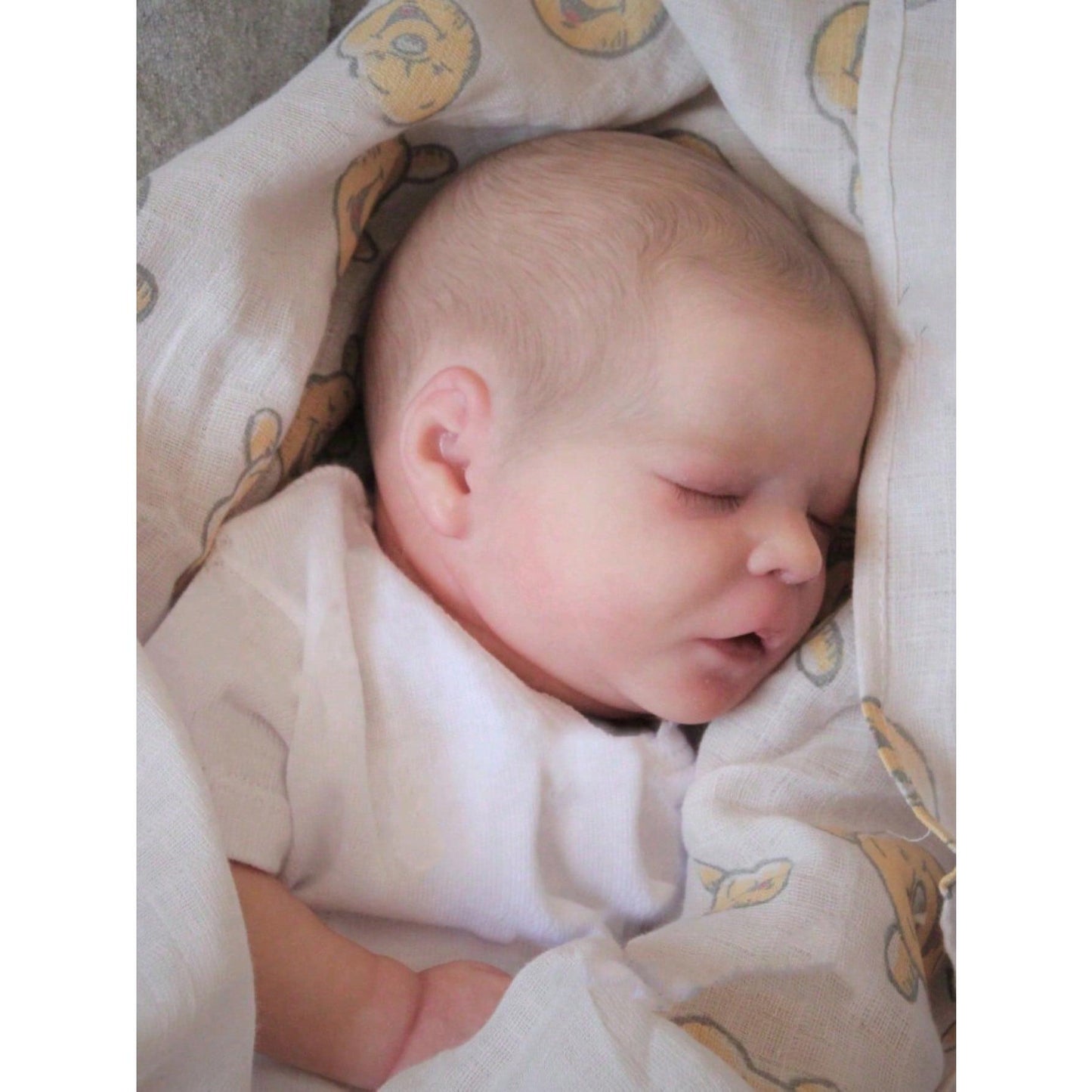 45 cm / 18-inch sleeping reborn baby doll, full-body soft vinyl, skin with 3D paint and visible veins, bath and dress-up toy, artistic newborn doll, ideal as a birthday gift for children